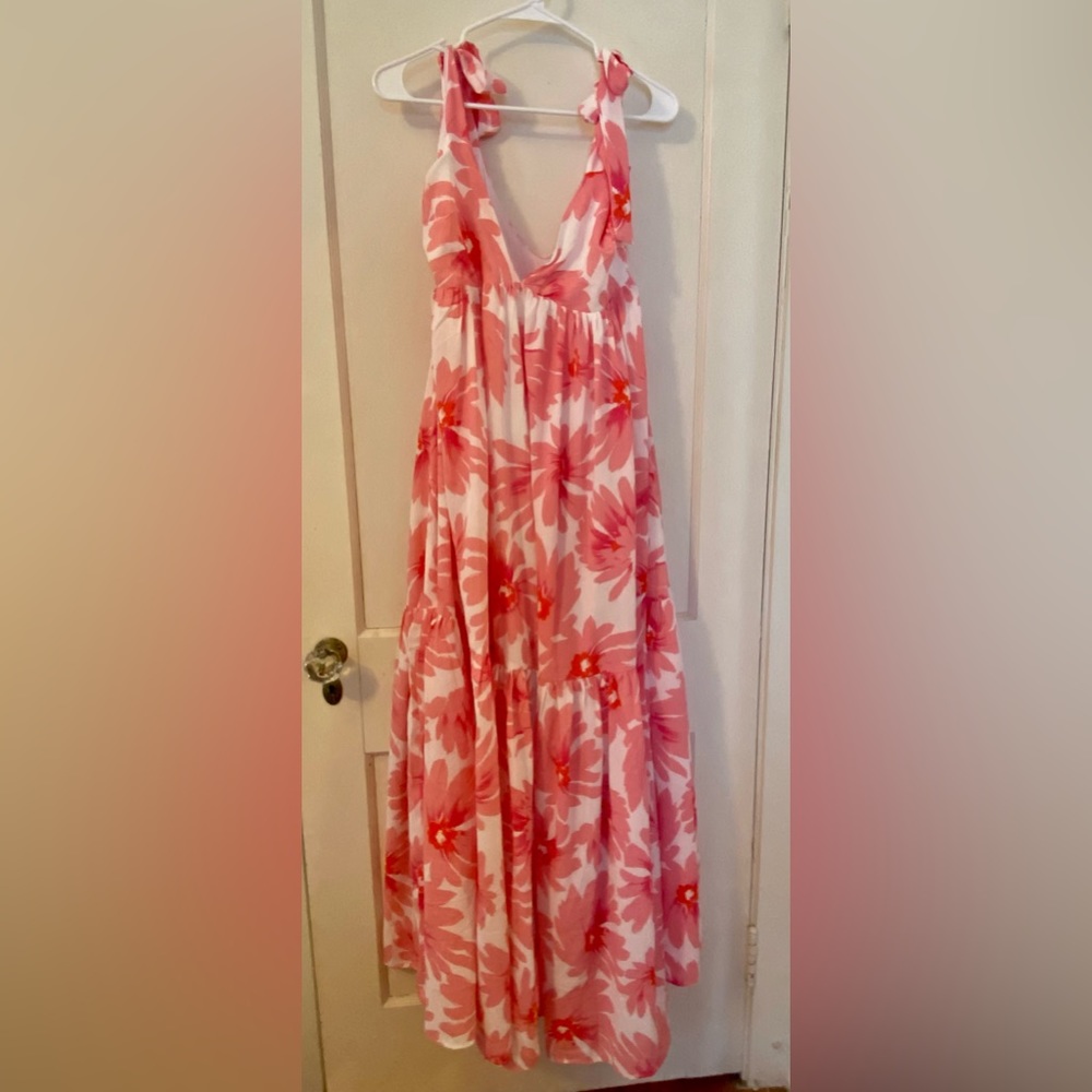 Lulus 2022, pink floral maxi, size large